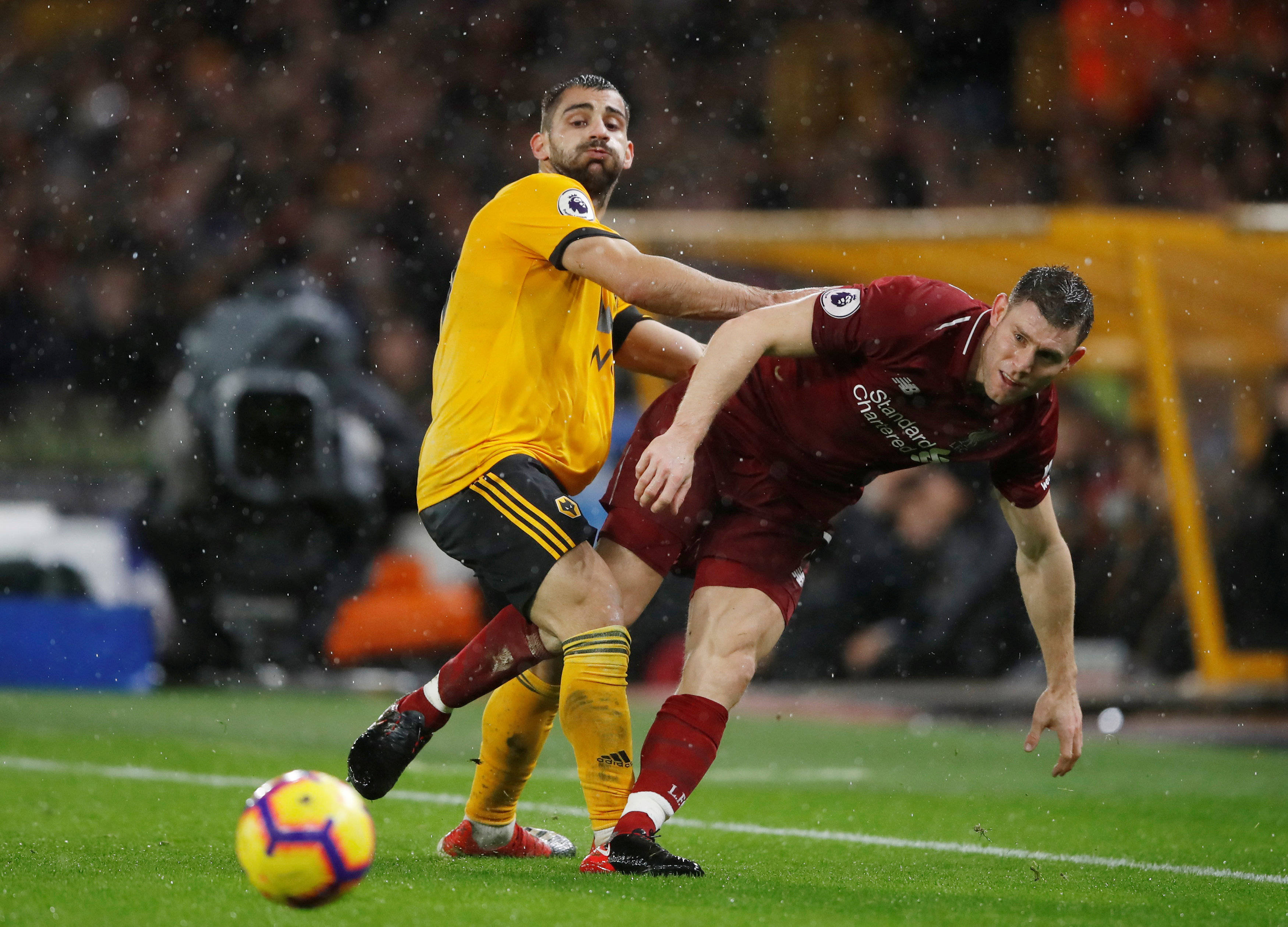 华体会体育-本菲卡力克AC米兰，范戴克梅开二度足总杯  第1张